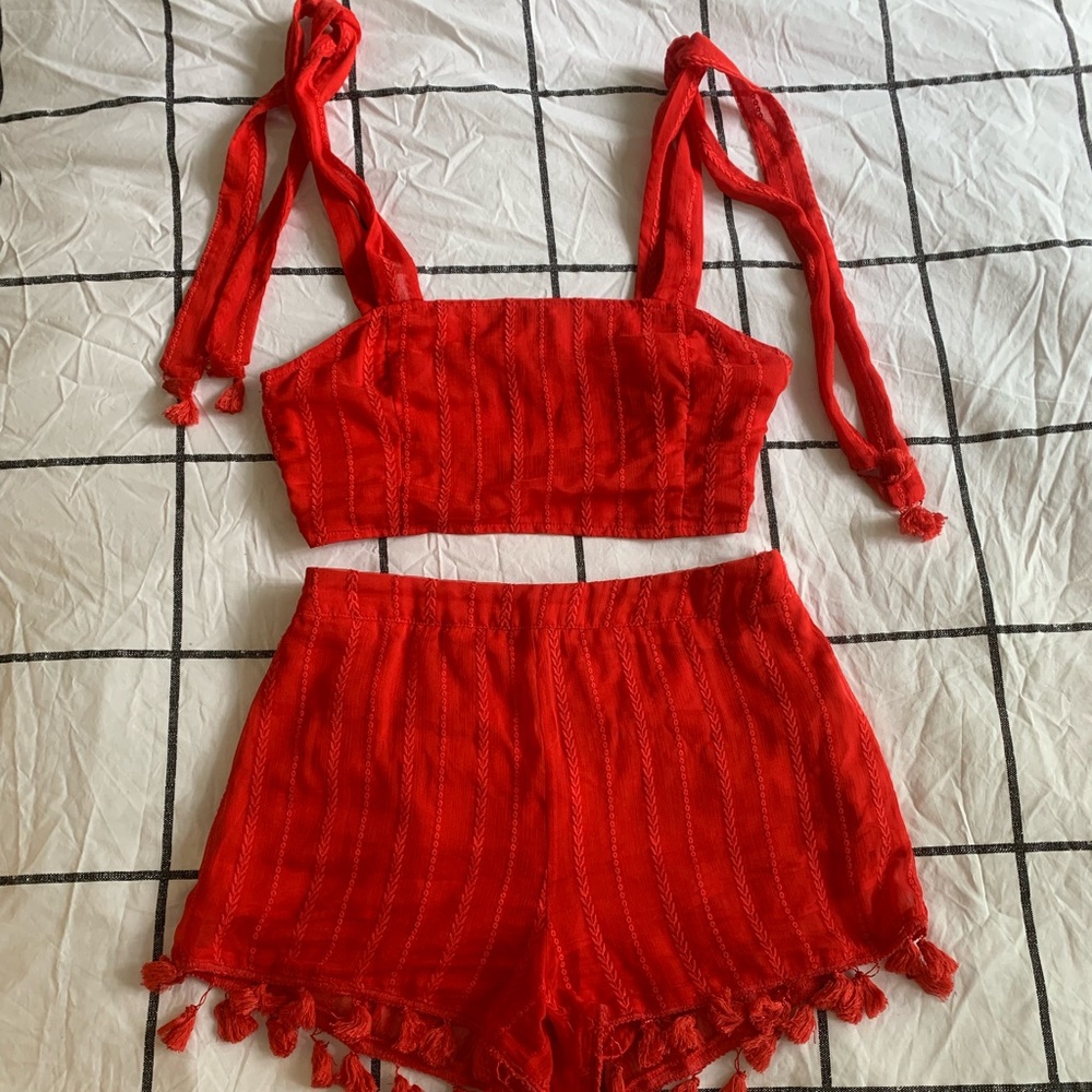 Red American Threads Set